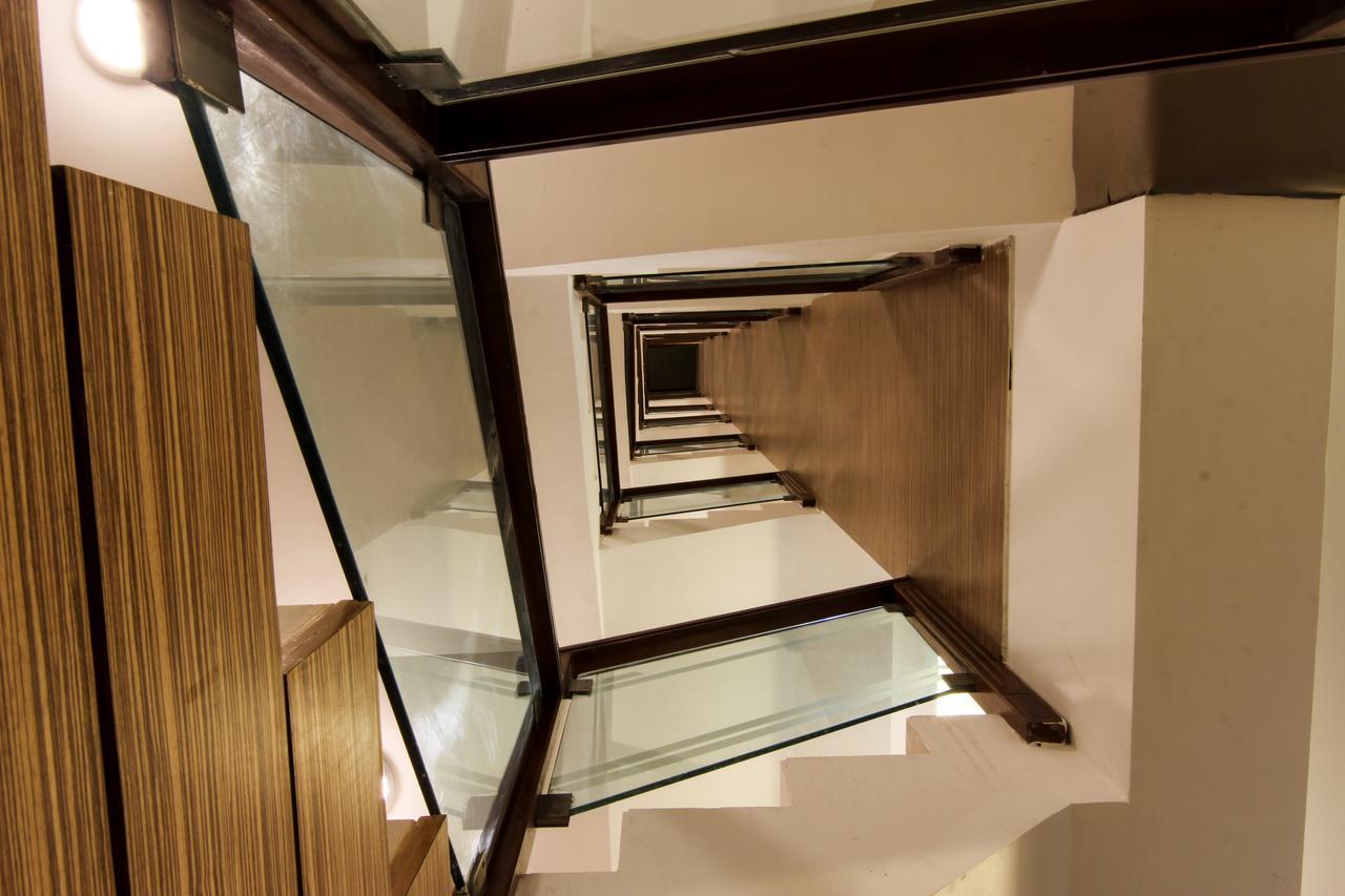 Golden Chariot The Boutique Hotel Мумбай Екстериор снимка